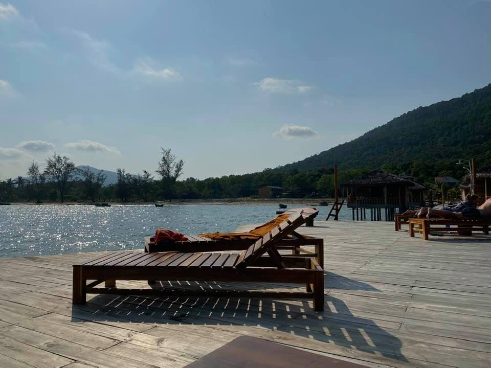 Còn biển còn ta